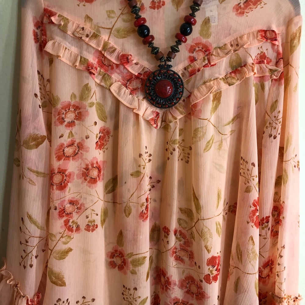 Floral Top - Picture 2 of 2